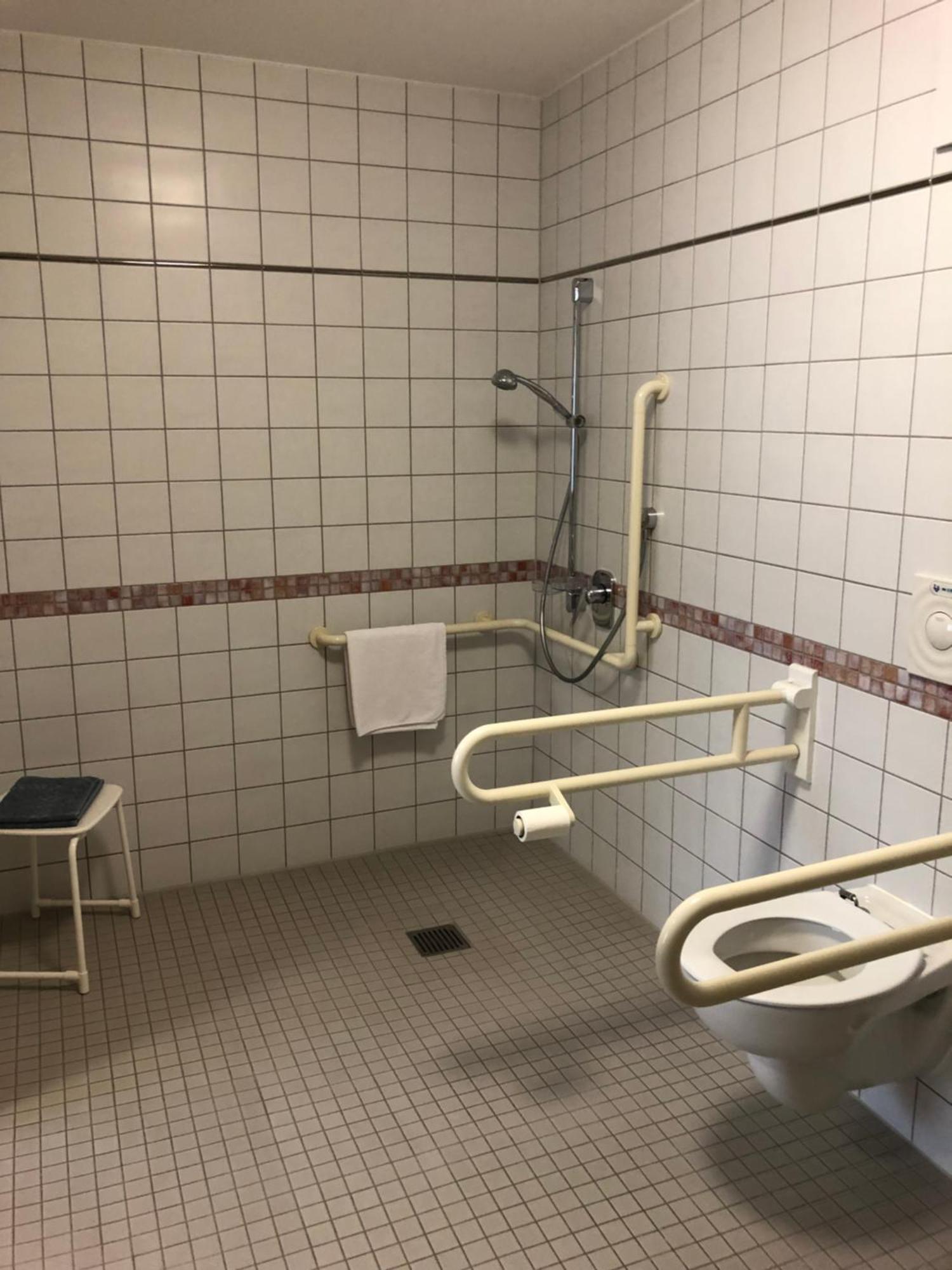 Hotel Spectrum Kirche Exerzitien-und Bildungshaus Auf Mariahilf