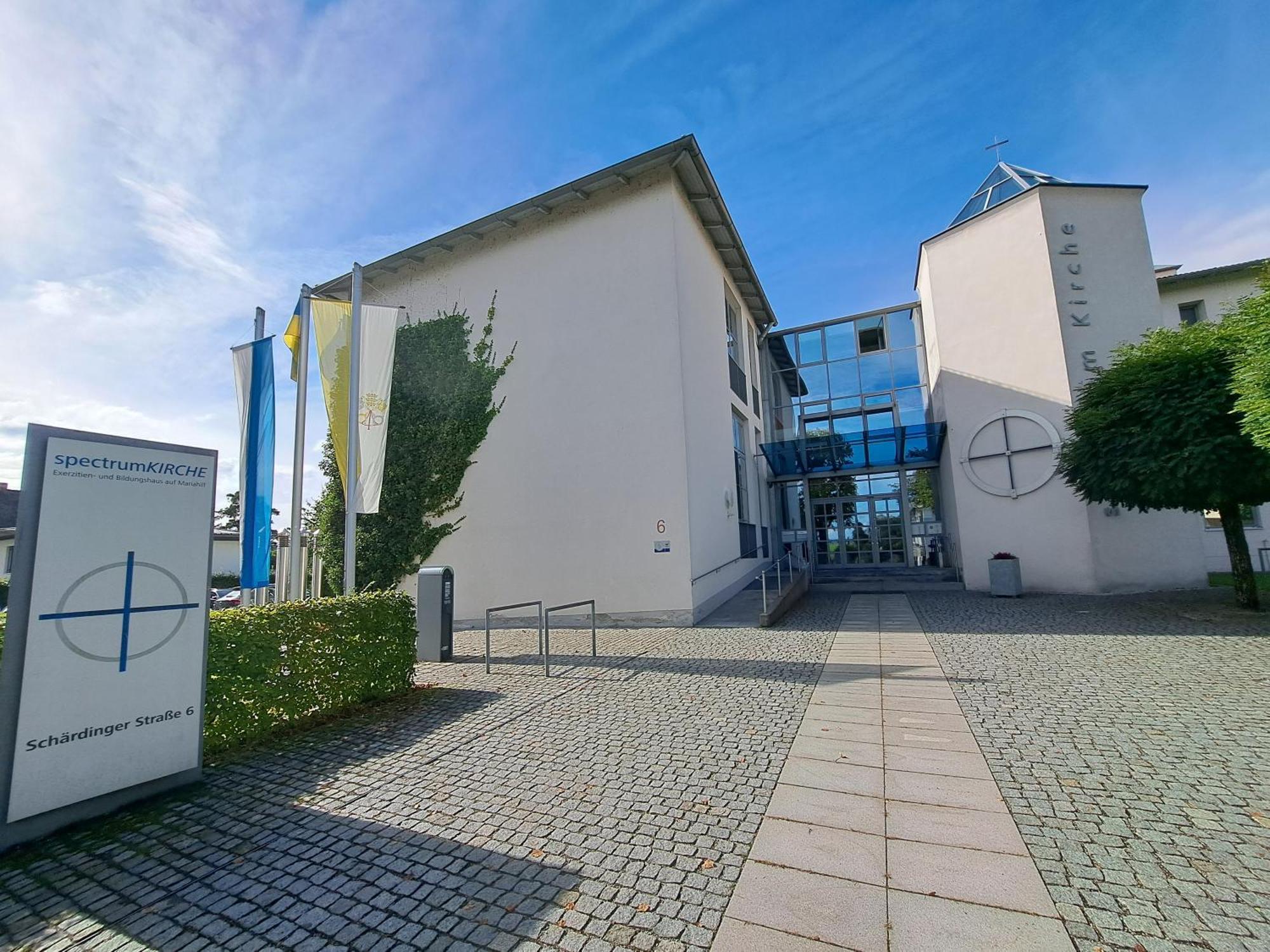 Hotel Spectrum Kirche Exerzitien-und Bildungshaus Auf Mariahilf Passau